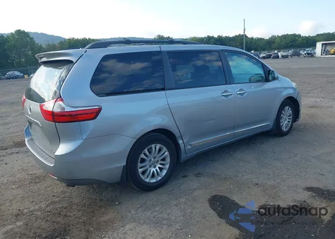 2015 Toyota Sienna Xle 8 Passenger z USA, uszkodzony, nr VIN 5TDYK3DC6FS669527